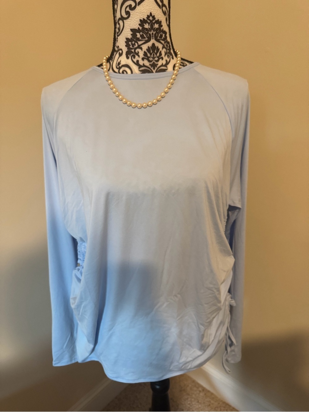 Under Armour Light Blue Long-Sleeve Women’s Top NWT